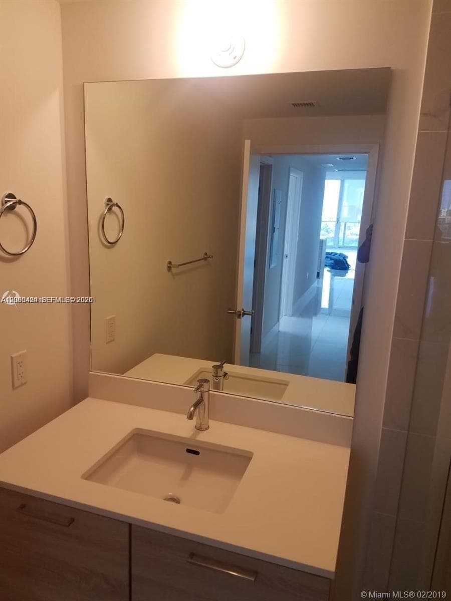 16385 Biscayne Blvd 621 photo 12