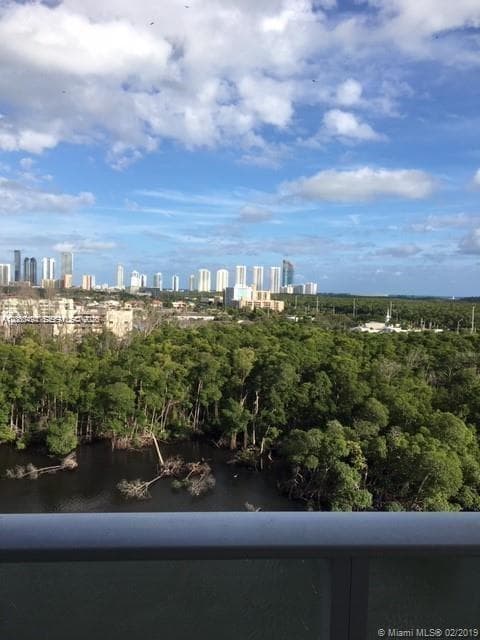 16385 Biscayne Blvd 621 photo 22