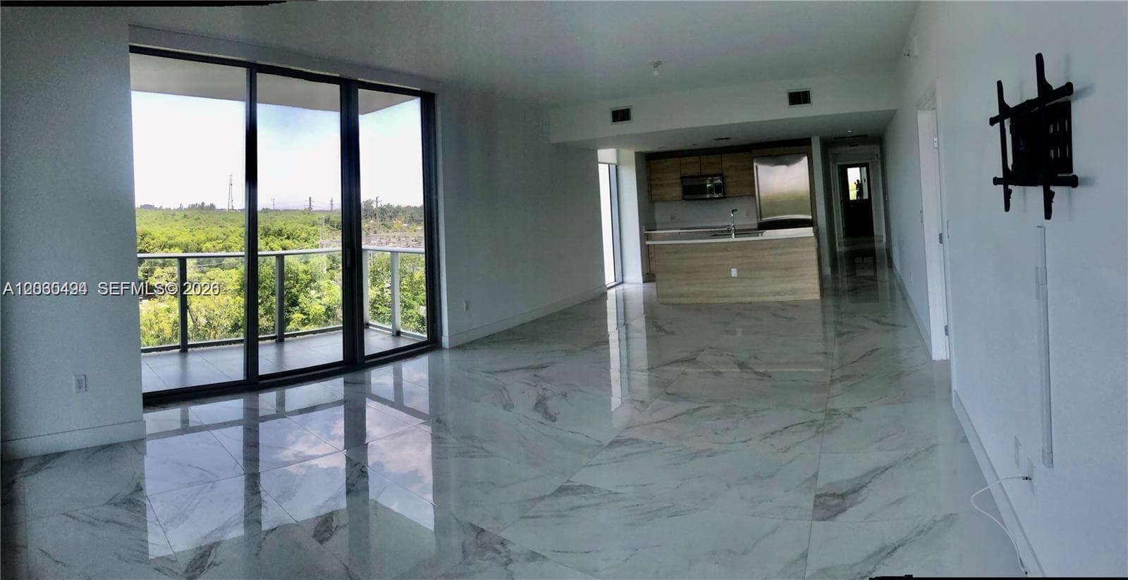 16385 Biscayne Blvd 621 photo 3