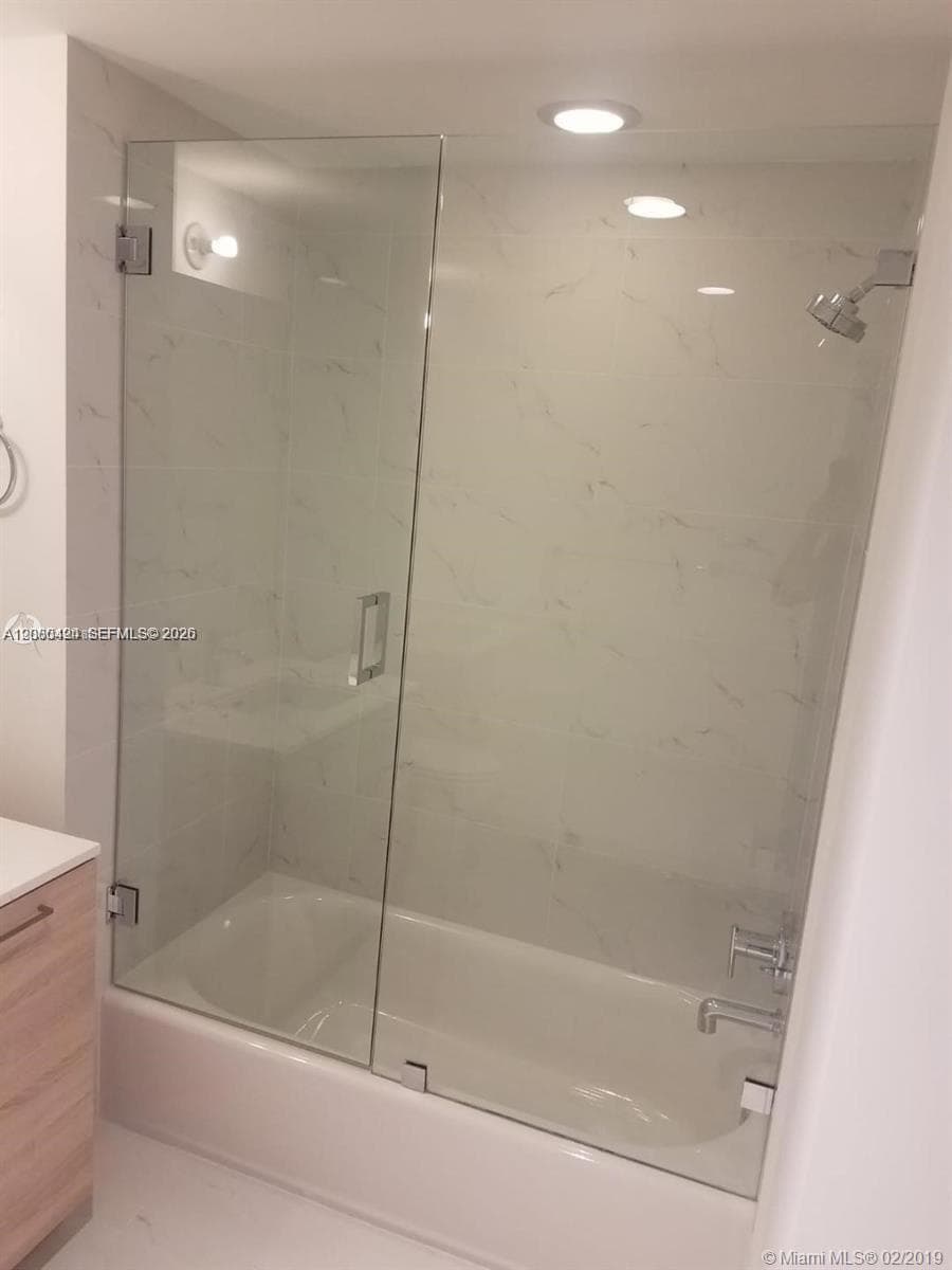 16385 Biscayne Blvd 621 photo 9