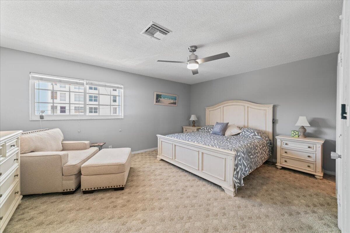 2864 NE 33rd Court 205 photo 18