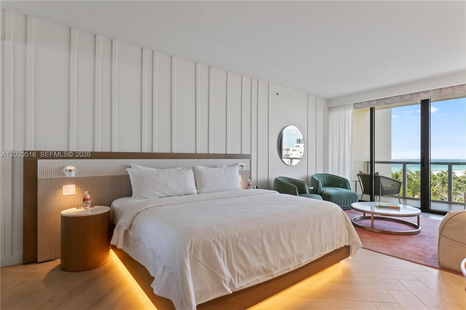 2201 Collins Ave 707 photo 1