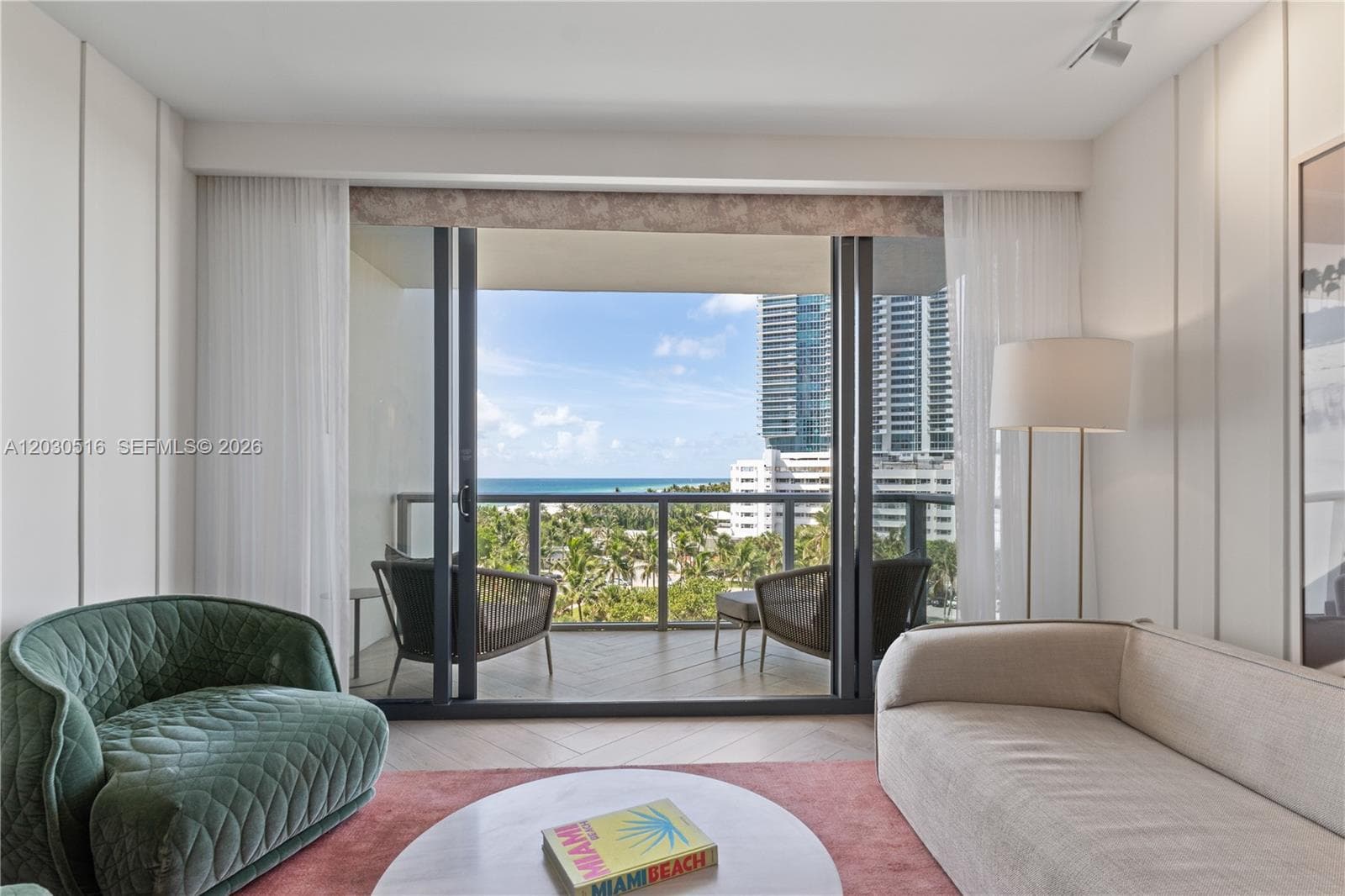 2201 Collins Ave 707 photo 4