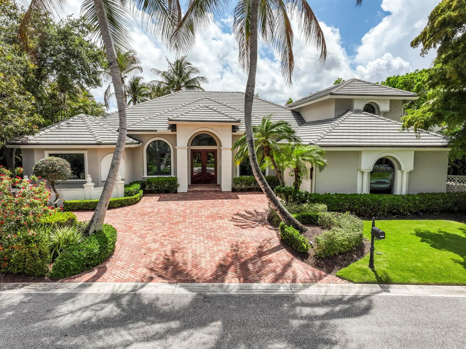 19028 SE Windward Island Lane 2