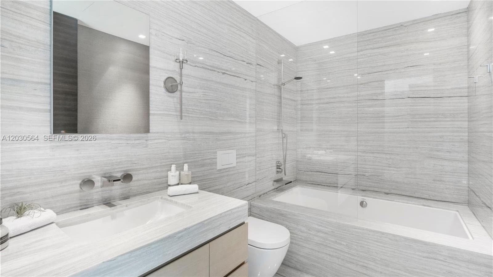 19575 Collins Ave PH-43 photo 23