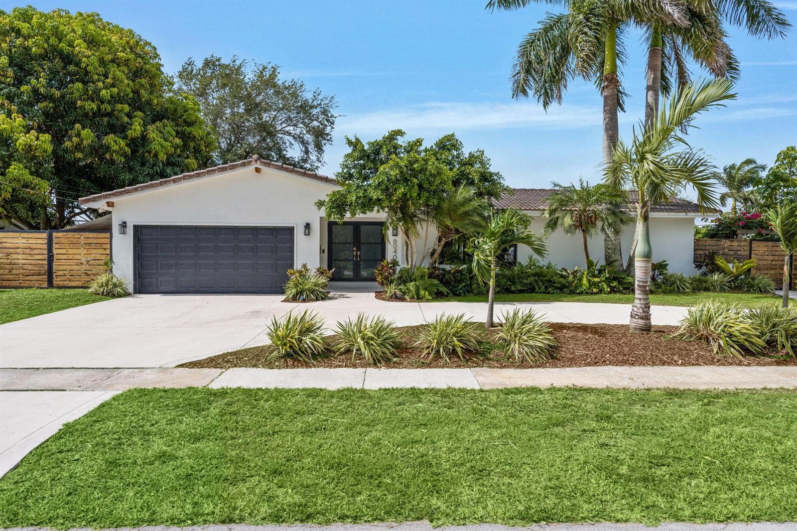 6040 SW 14th Street photo 1