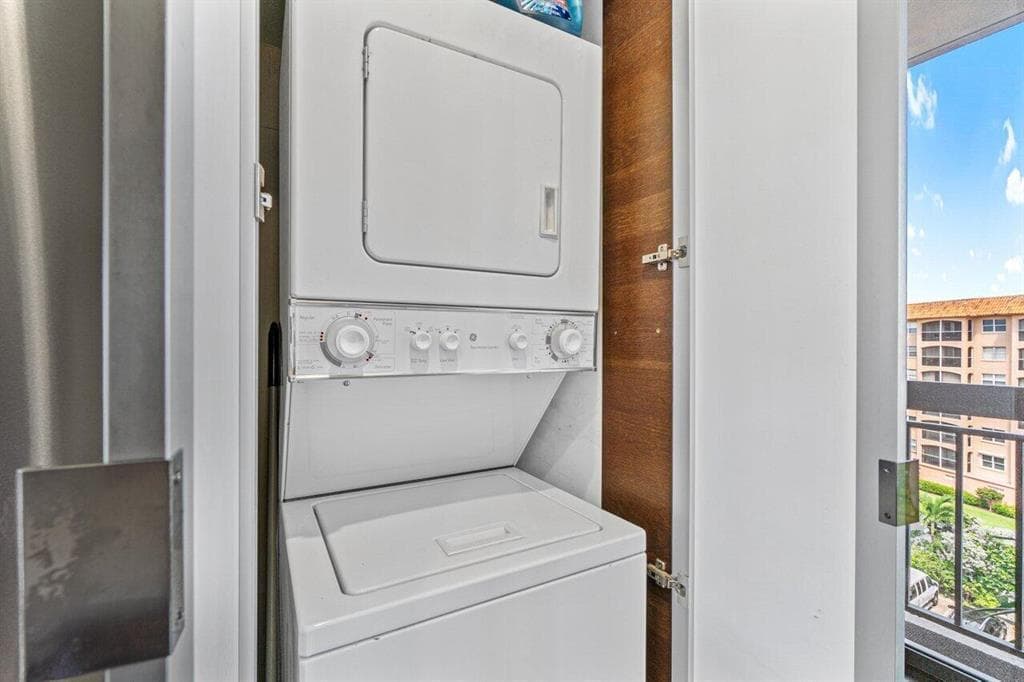 2707 N Ocean Boulevard D603 photo 17