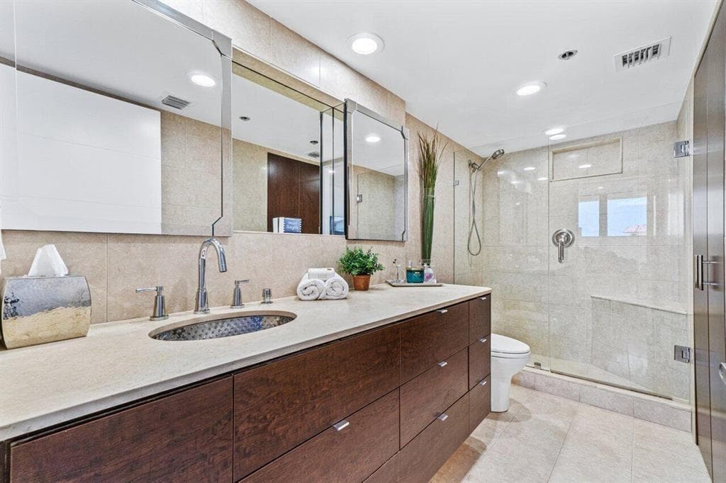 2707 N Ocean Boulevard D603 photo 14
