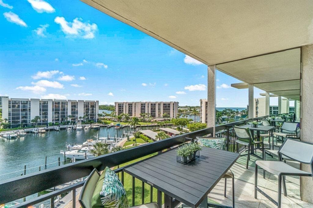 2707 N Ocean Boulevard D603 photo 21