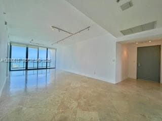 601 NE 36th St 3110 photo 8