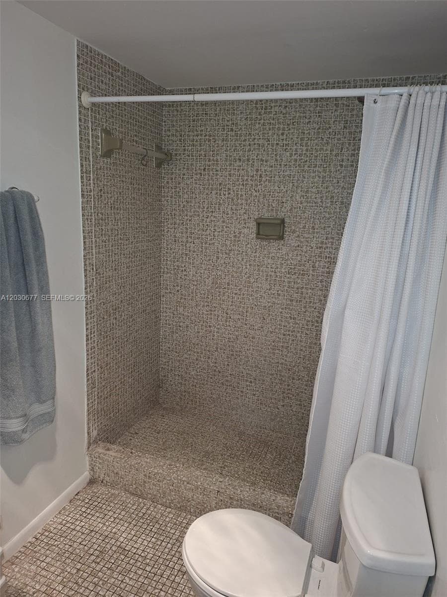 3545 NE 166th St 908 photo 17
