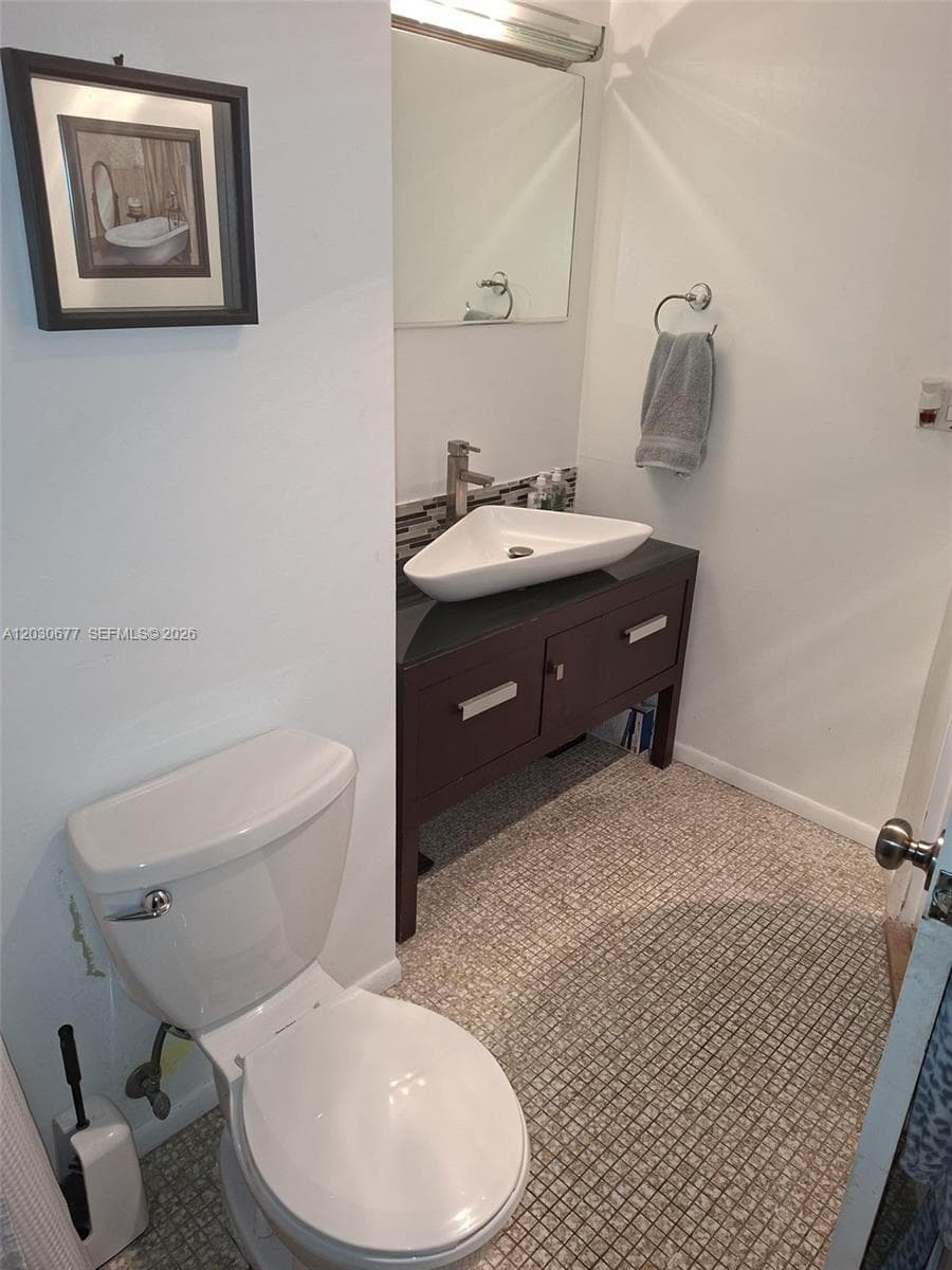 3545 NE 166th St 908 photo 15