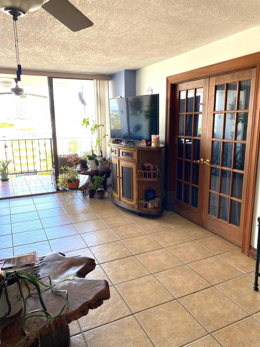 3545 NE 166th St 908 photo 4