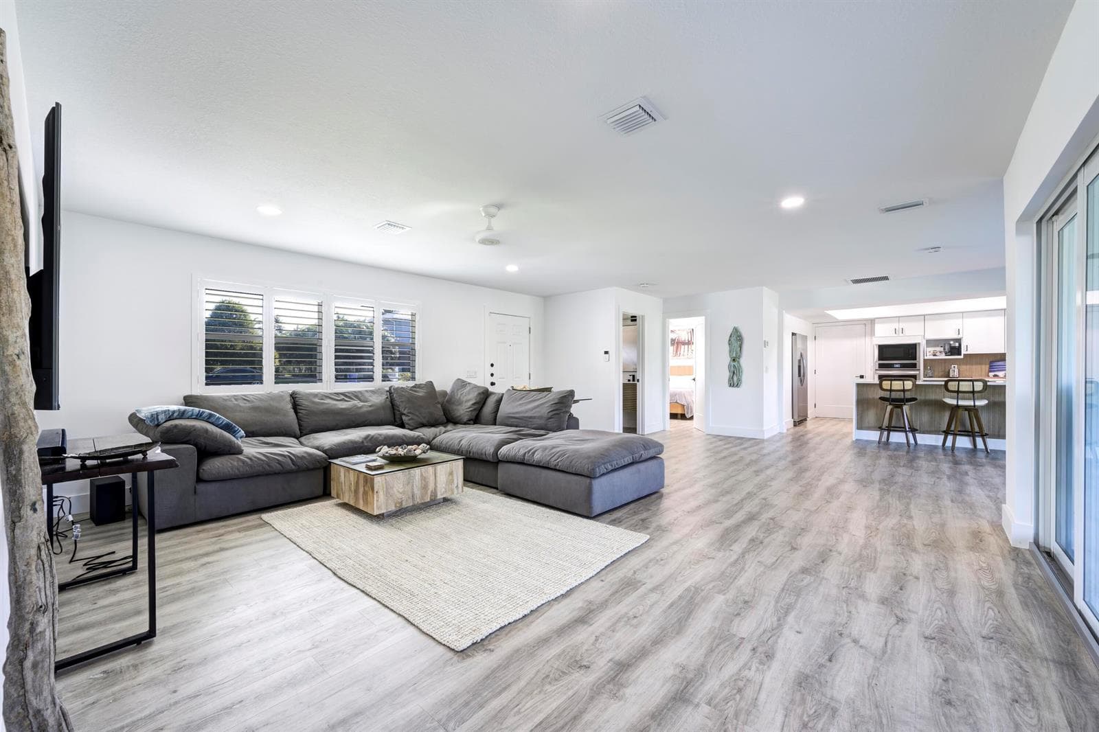 8585 SE Palm Street photo 7