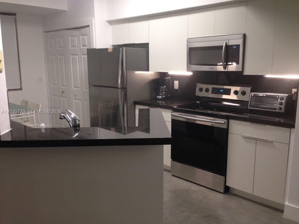 3115 NE 184th St 4206 photo 1