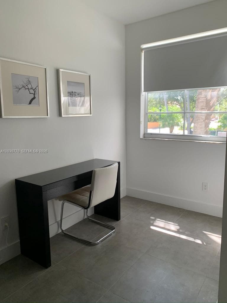 3115 NE 184th St 4206 photo 9