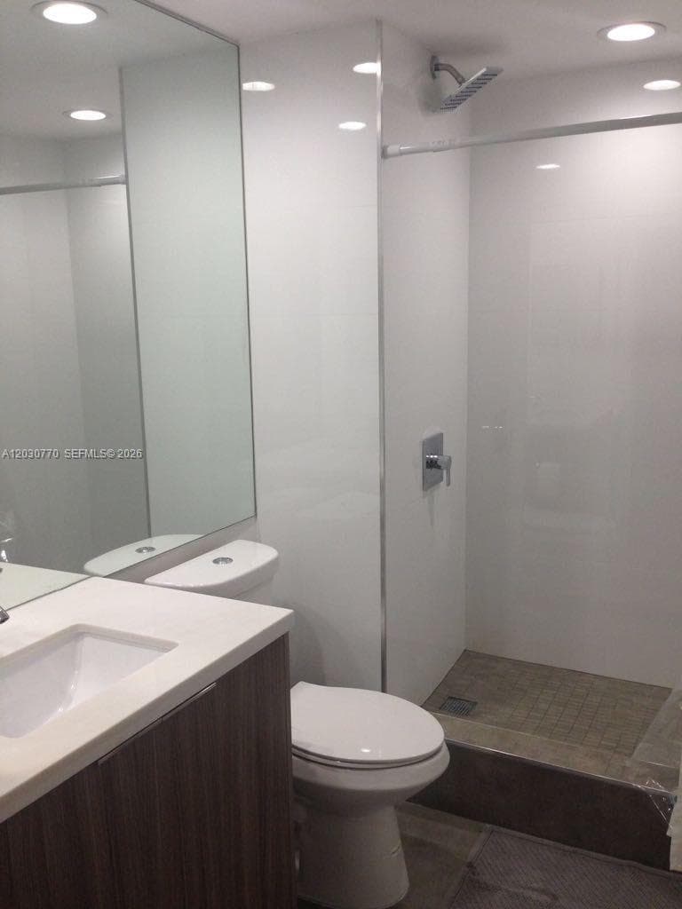 3115 NE 184th St 4206 photo 11