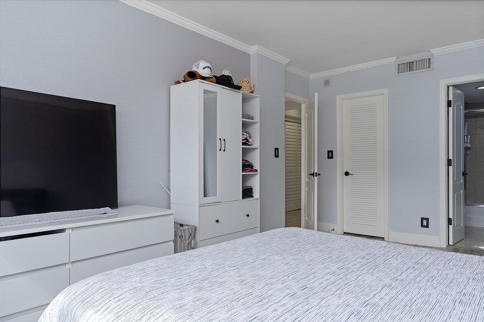 2900 NE 30th Street Apt 8j photo 24