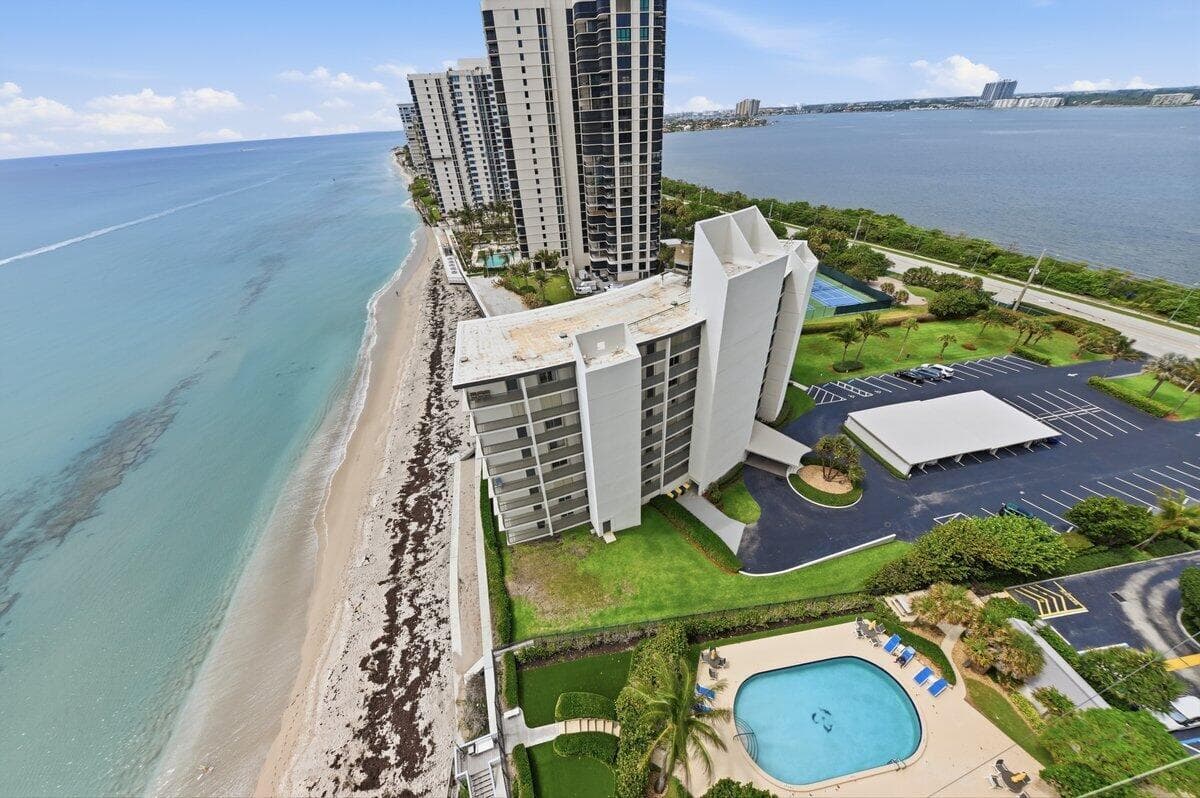 5420 N Ocean Drive 1702 photo 23