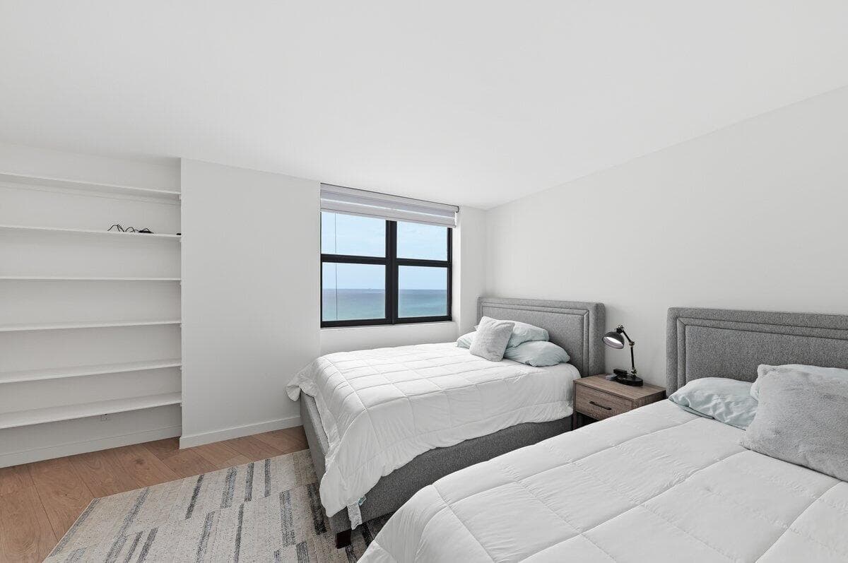 5420 N Ocean Drive 1702 photo 17