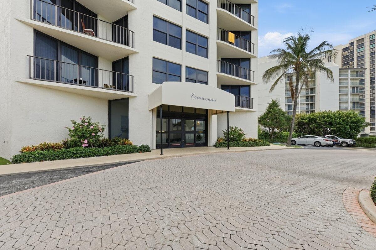 5420 N Ocean Drive 1702 photo 24