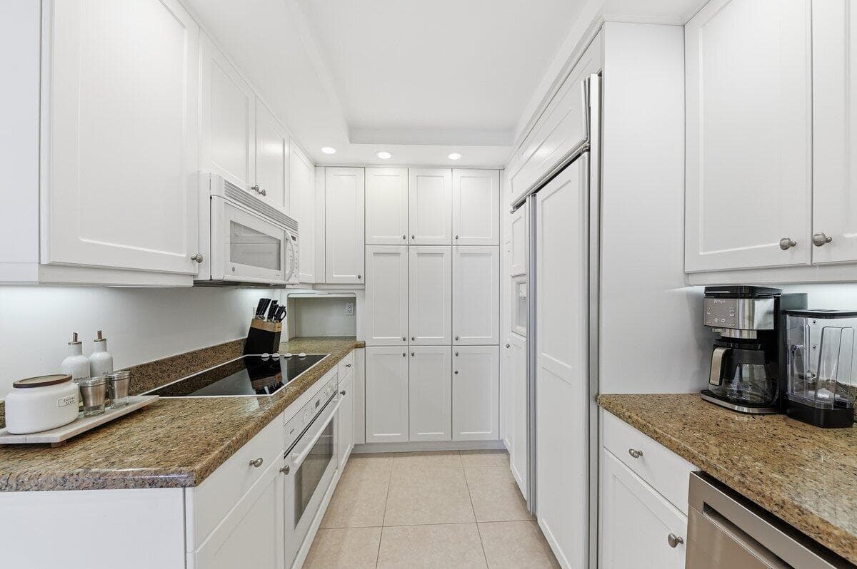 5420 N Ocean Drive 1702 photo 10