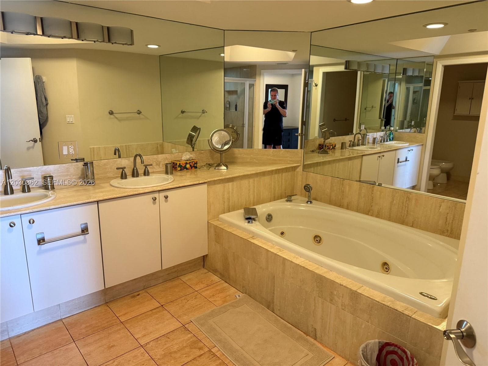 7000 Island Blvd 2403 photo 17