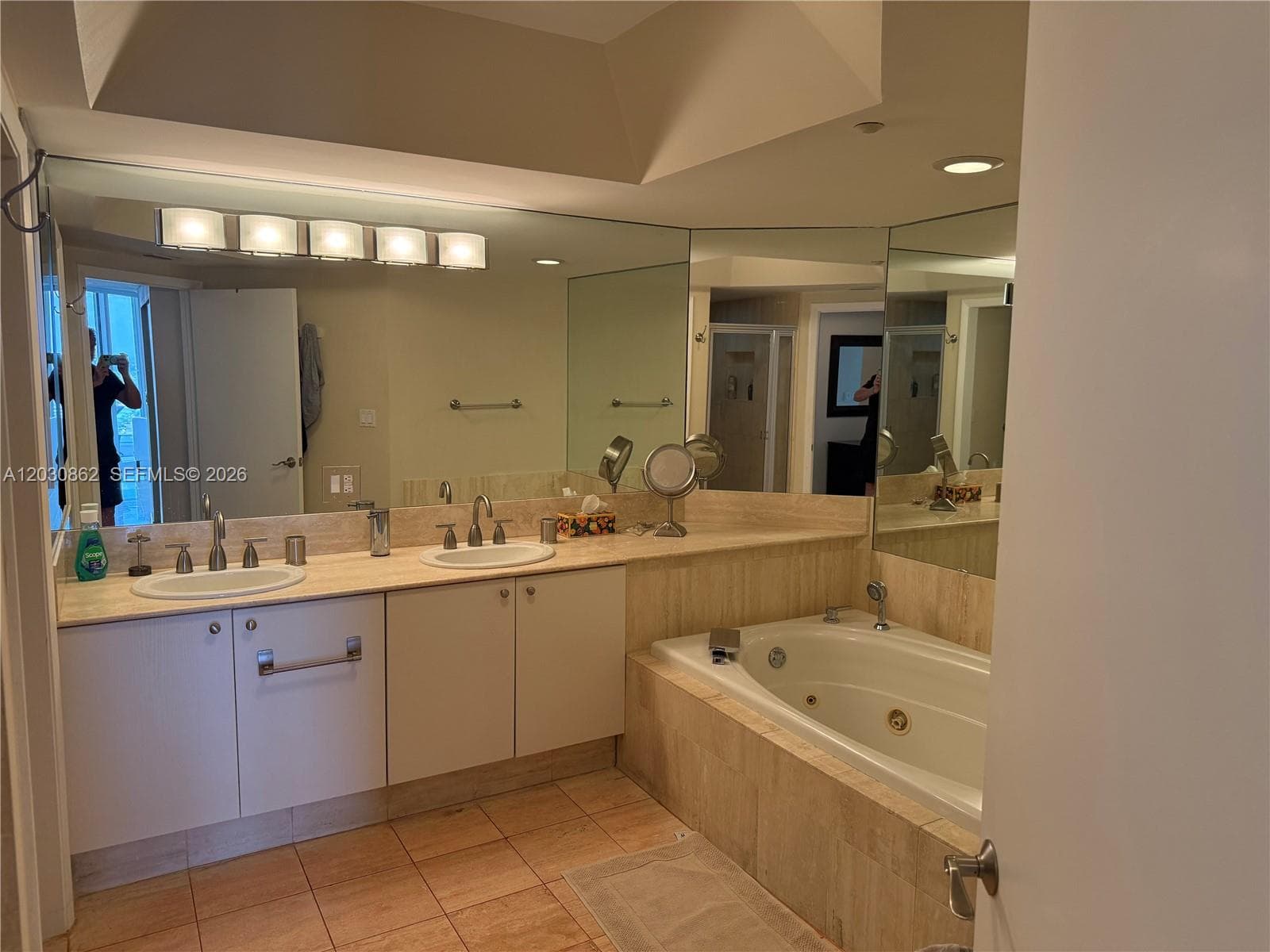7000 Island Blvd 2403 photo 19