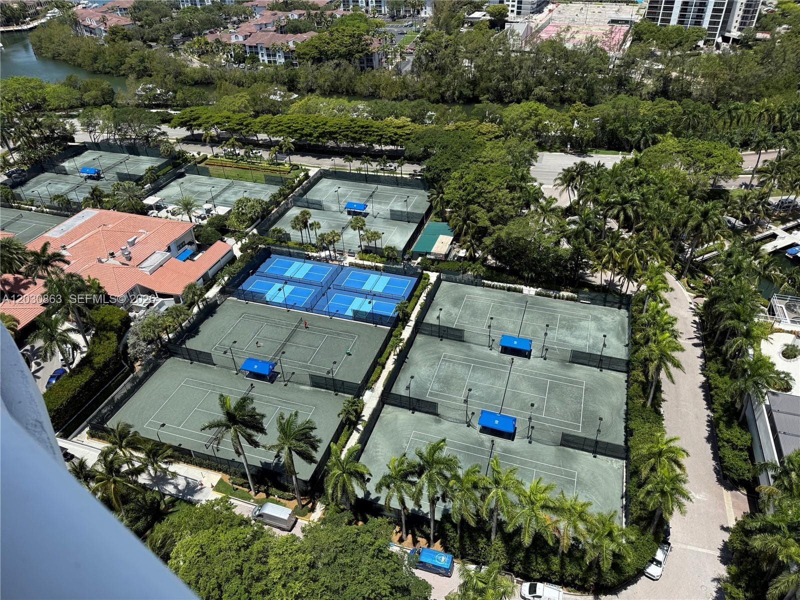 7000 Island Blvd 2403 photo 9