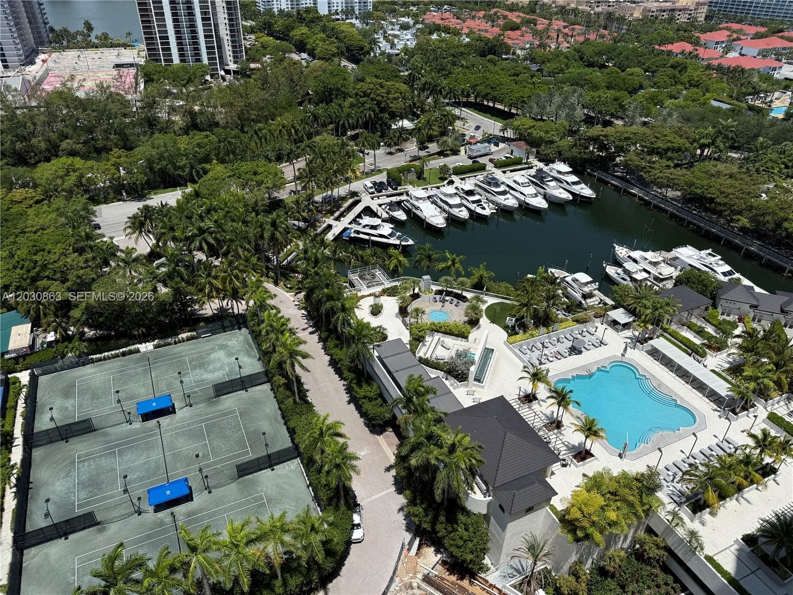 7000 Island Blvd 2403 photo 10