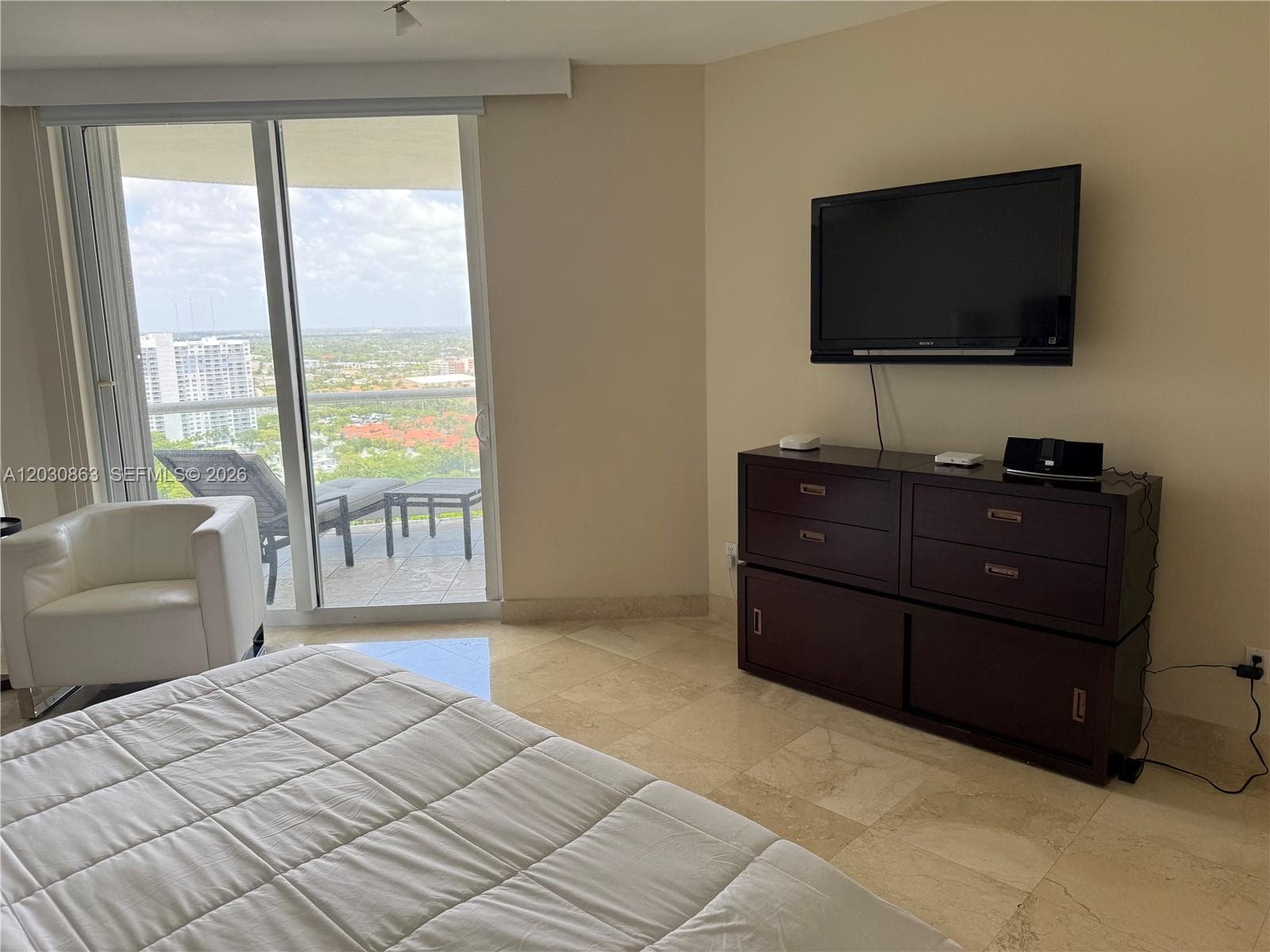 7000 Island Blvd 2403 photo 21