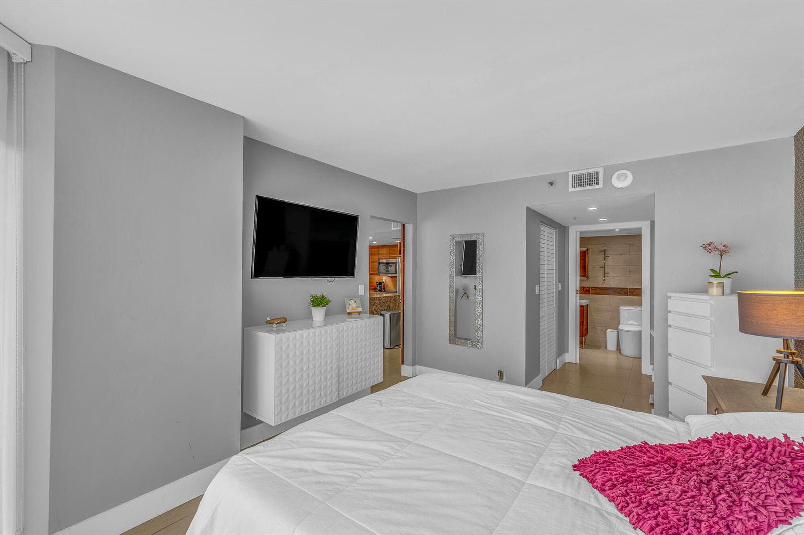 7601 E Treasure Drive 416 photo 16