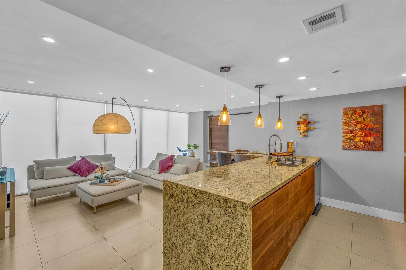 7601 E Treasure Drive 416 photo 11