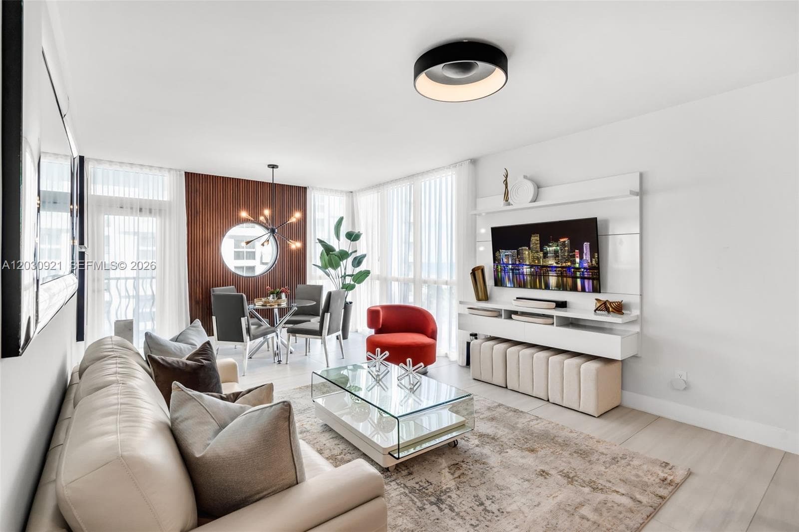 1500 OCEAN DR 707 photo 1