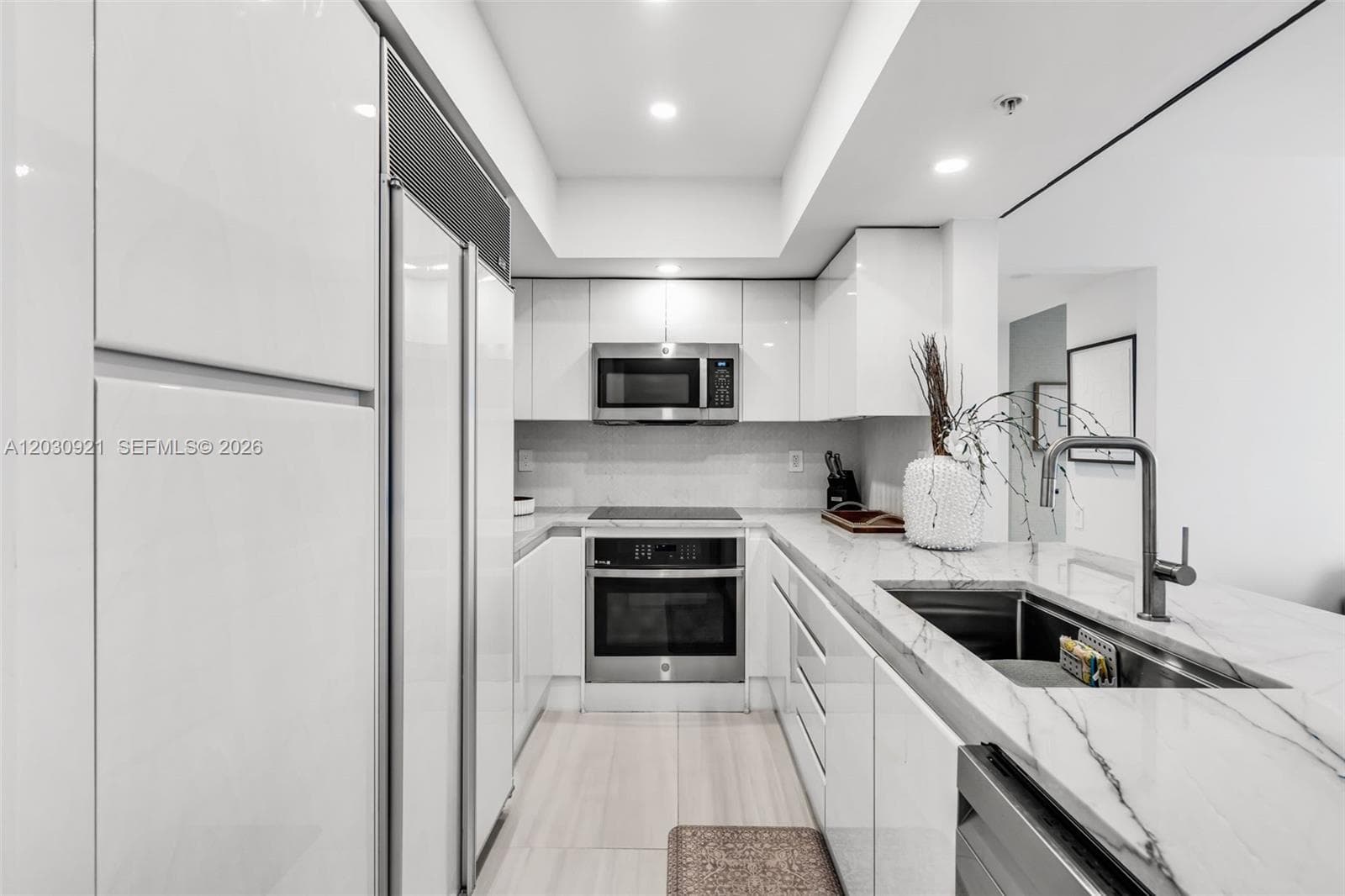 1500 OCEAN DR 707 photo 10