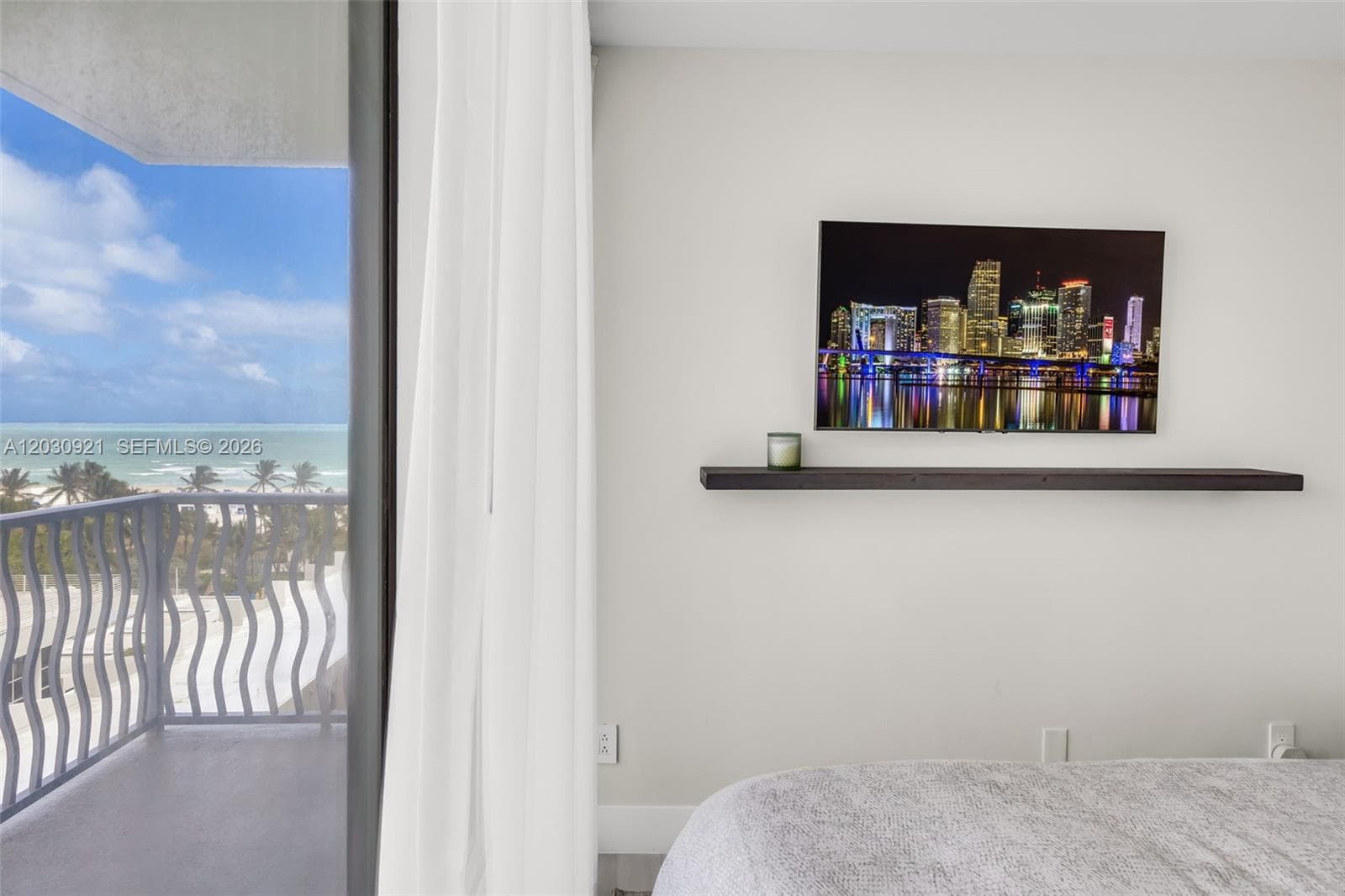 1500 OCEAN DR 707 photo 14