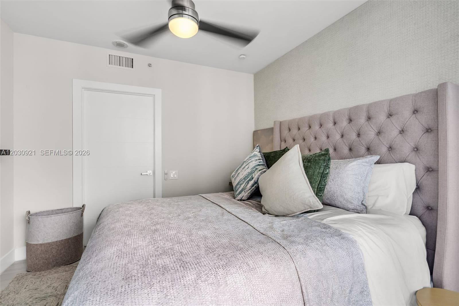 1500 OCEAN DR 707 photo 15