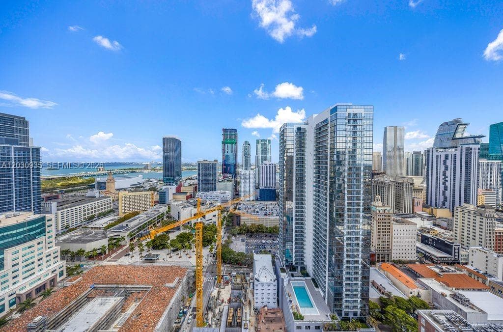 225 N Miami Ave 3507 photo 1
