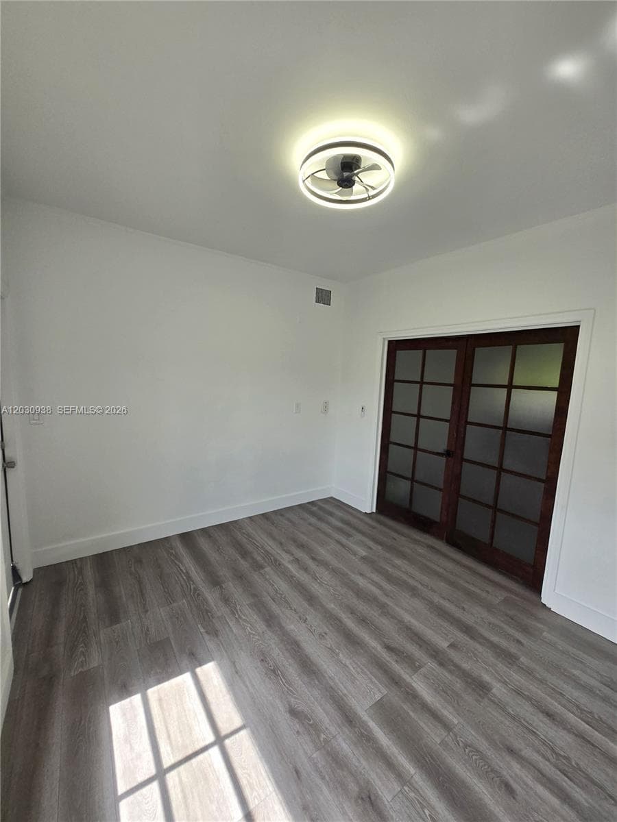 2131 Calais Dr 7 photo 6