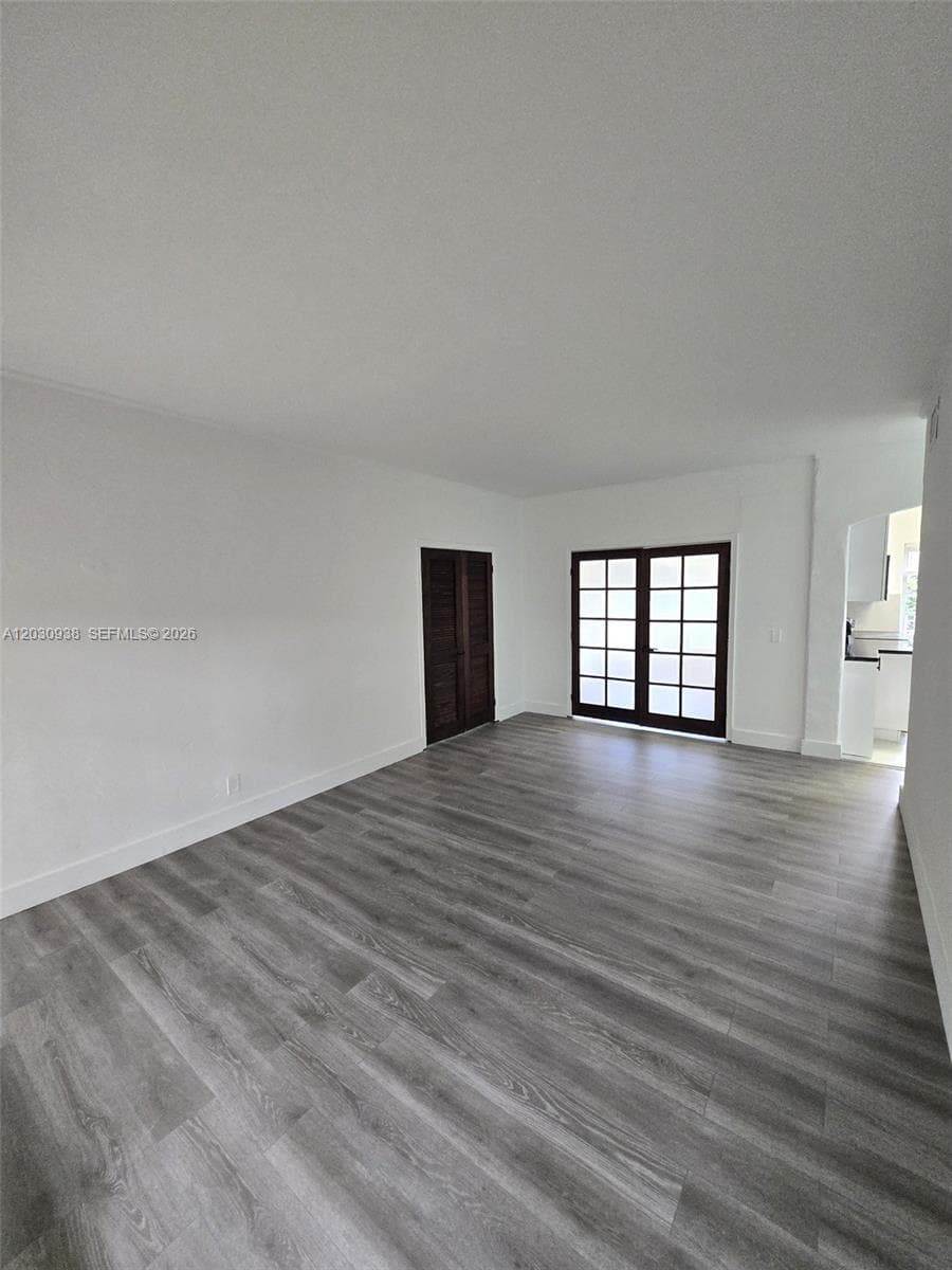 2131 Calais Dr 7 photo 13