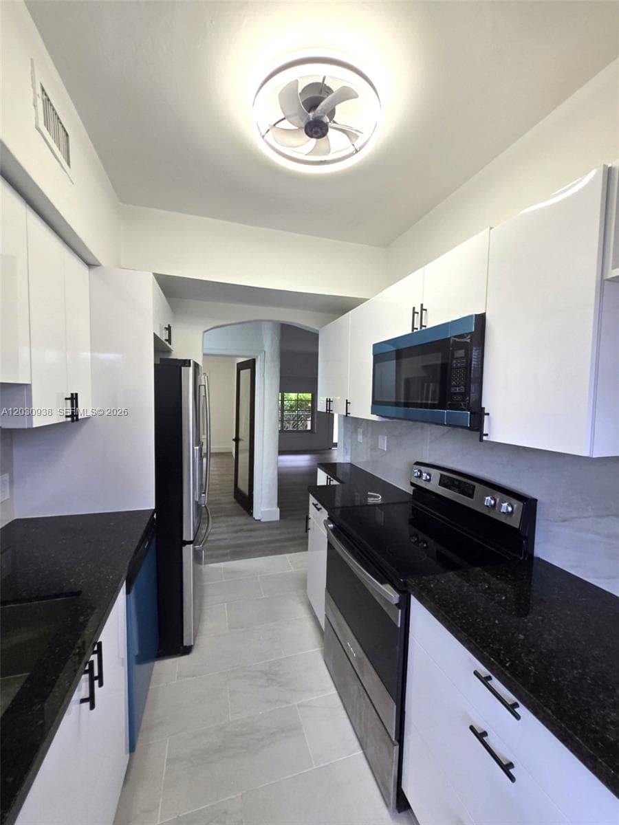 2131 Calais Dr 7 photo 22