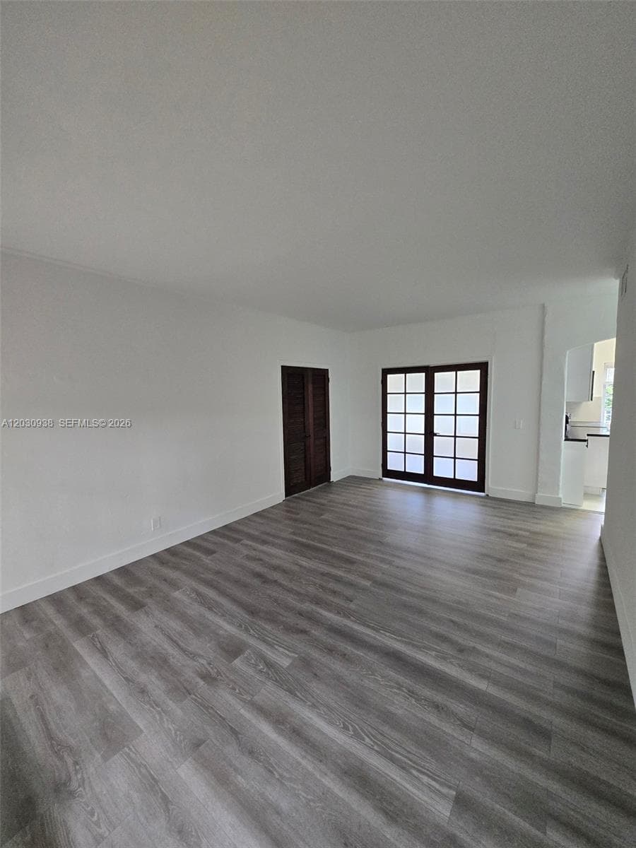 2131 Calais Dr 7 photo 9