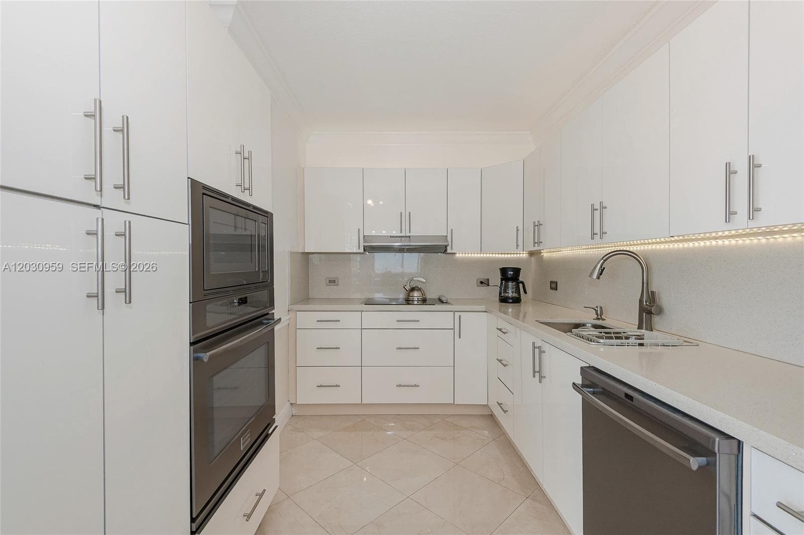 8855 Collins Ave 8J photo 4
