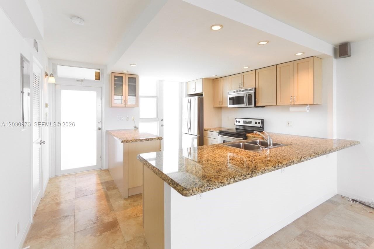 1670 Lincoln Ct 7D photo 7