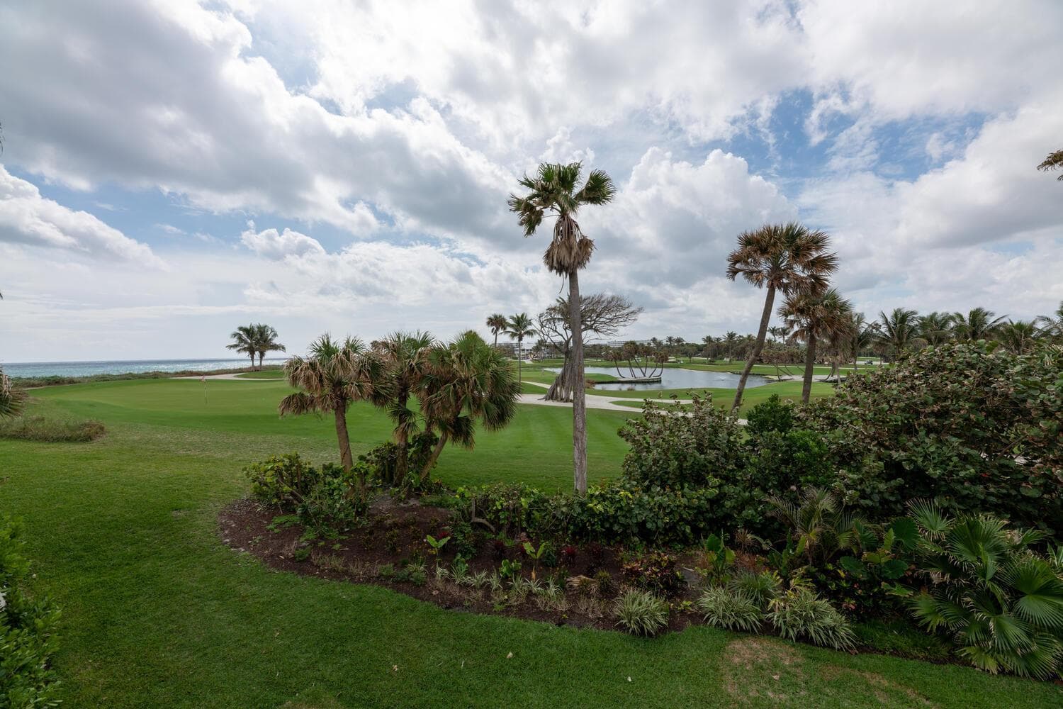 2335 S Ocean Boulevard 19e photo 1
