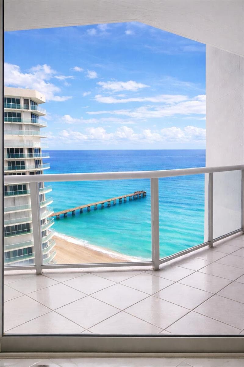 16425 Collins Avenue 2514 photo 3