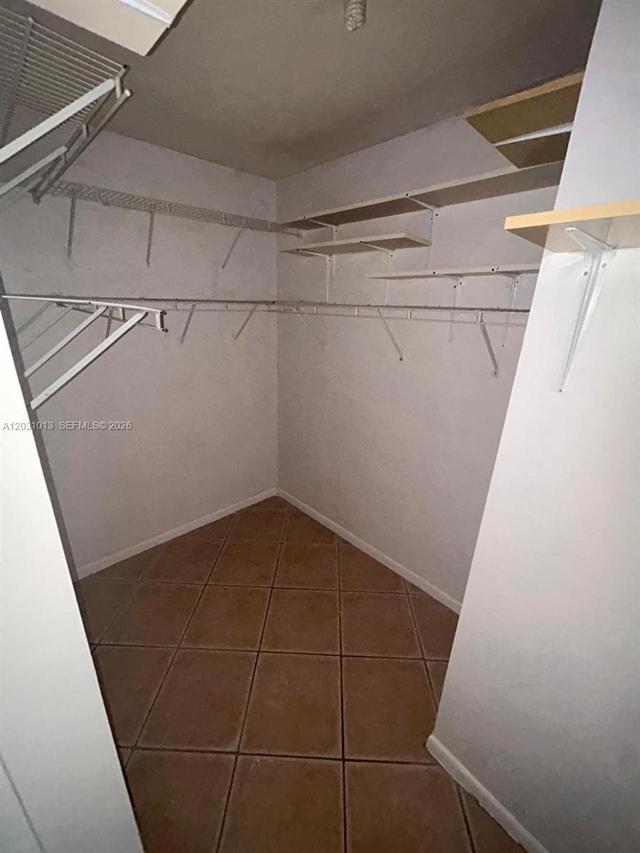 2350 NE 135th St 706 photo 6