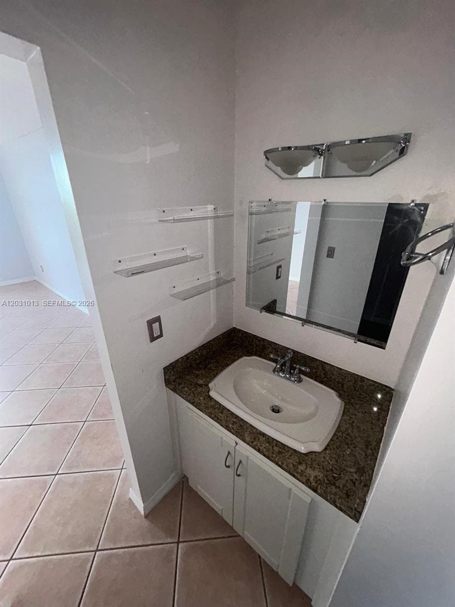 2350 NE 135th St 706 photo 9