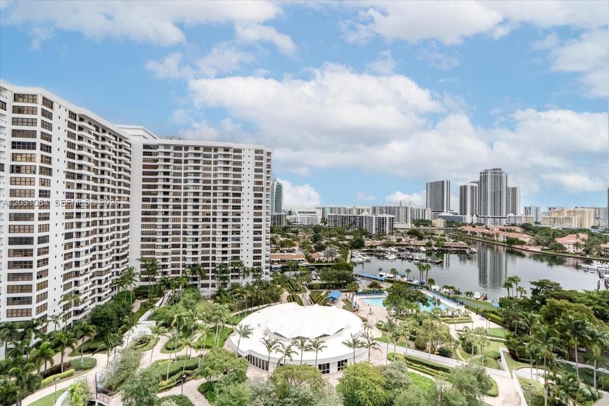 600 Three Islands Blvd 1413 photo 2