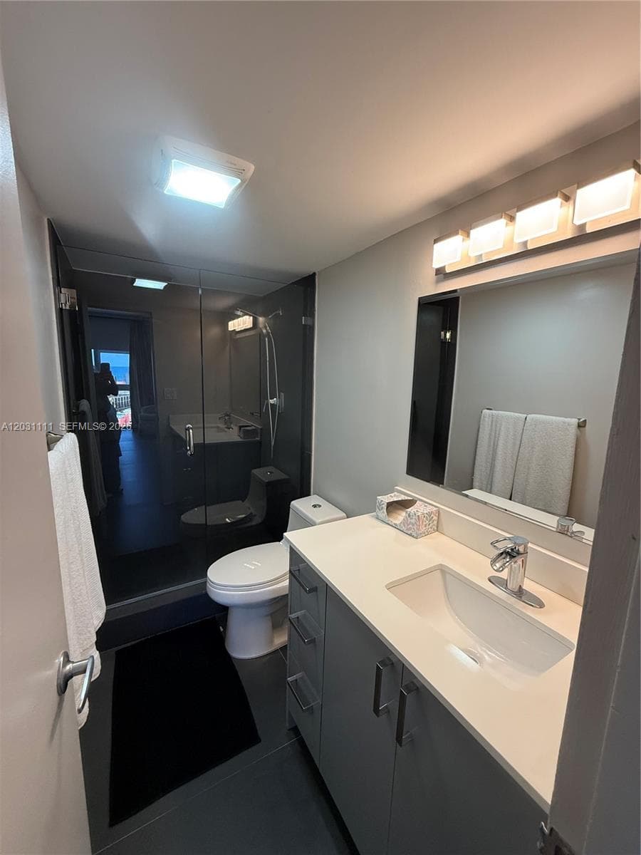 10275 Collins Ave 921 photo 8